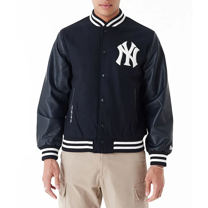 Men's 2009 NY Yankees World Series Black Jacket in Action in USA