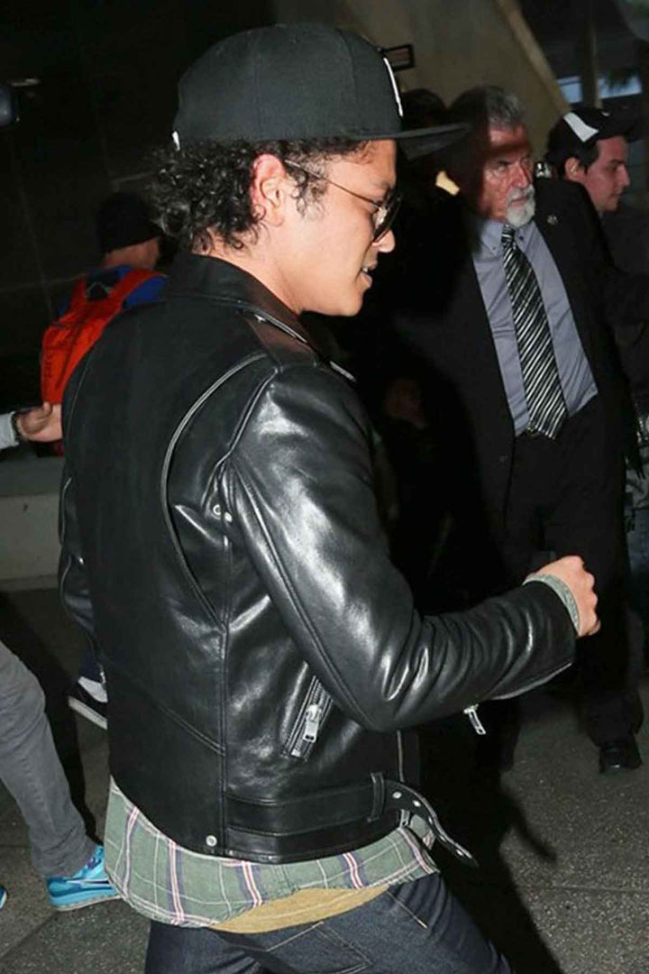 Stylish leather jacket worn by Bruno Mars in his signature trendy fashion style in American style
