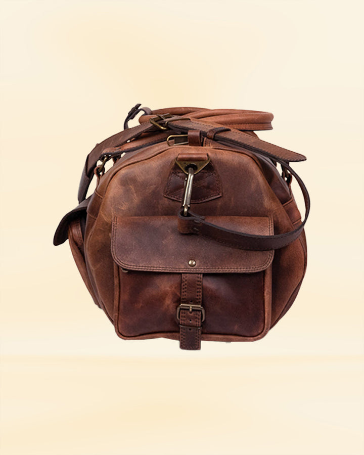 A spacious and stylish leather duffle bag, perfect for the American market