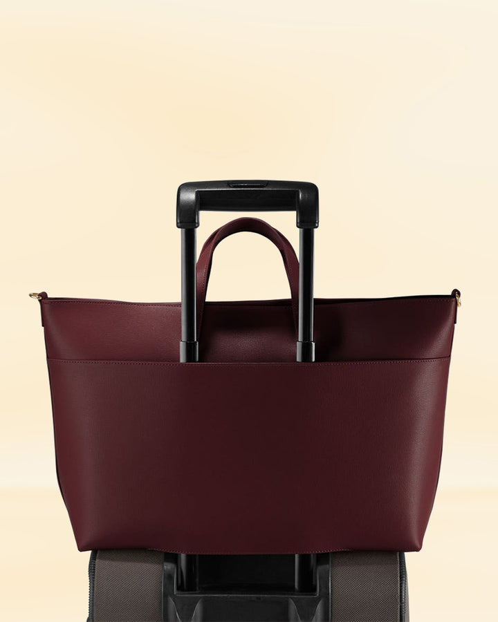 Stay stylish and organized with the spacious Glamorous Gladstone Leather Bag, made for the USA market.
