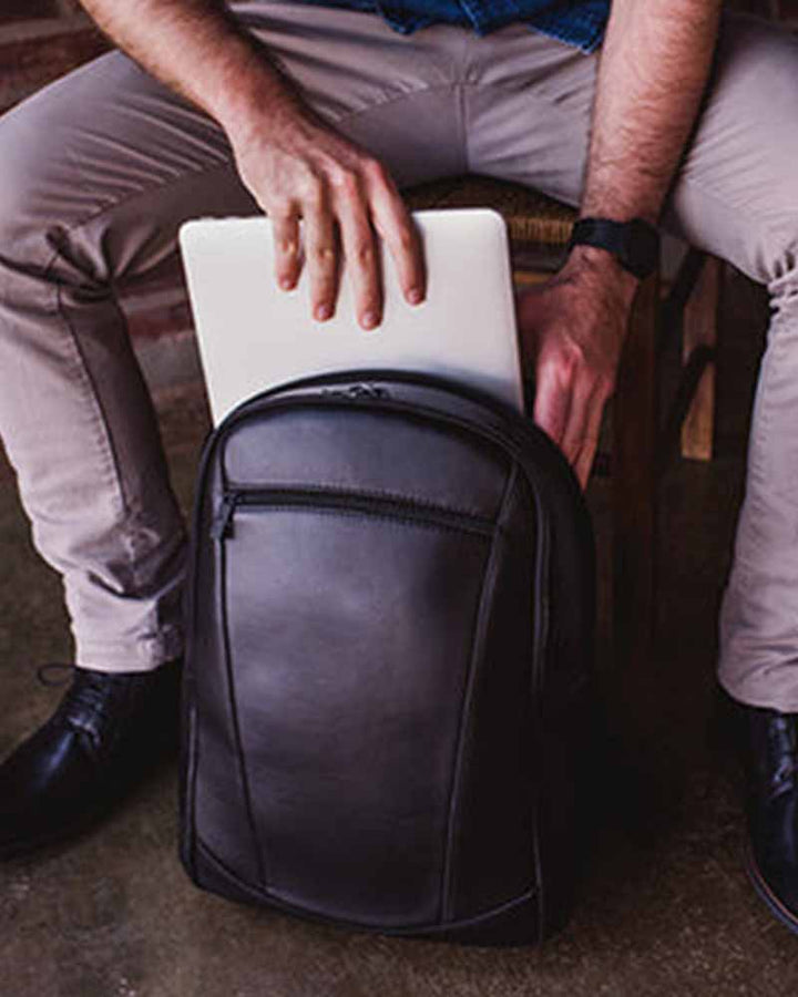 Durable Leather Backpack for Everyday Use in USA market