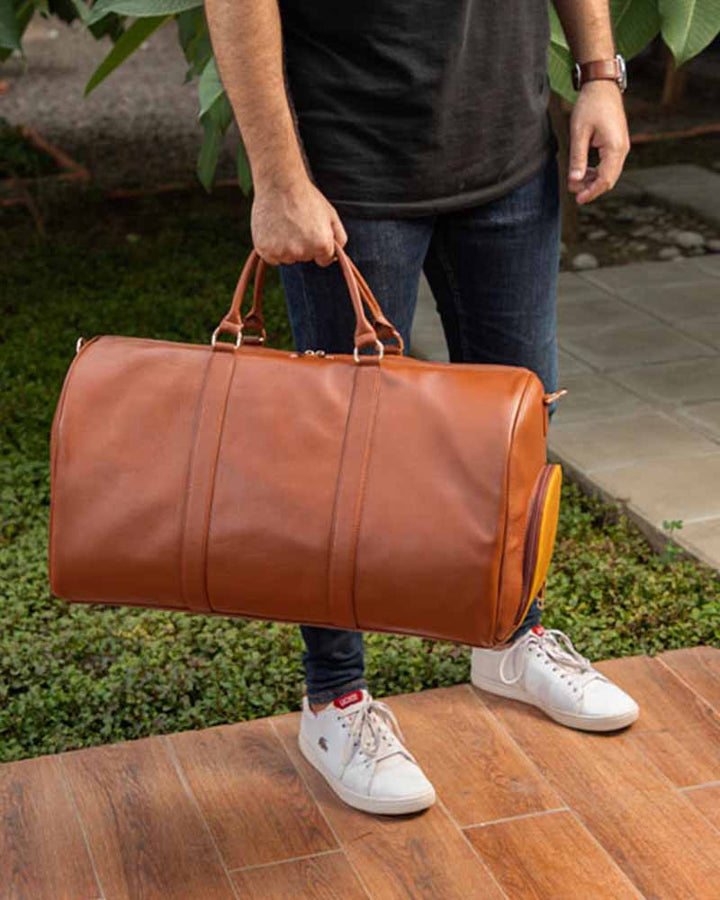 Rustic Brown Leather Travel Bag with Distressed Finish in American style