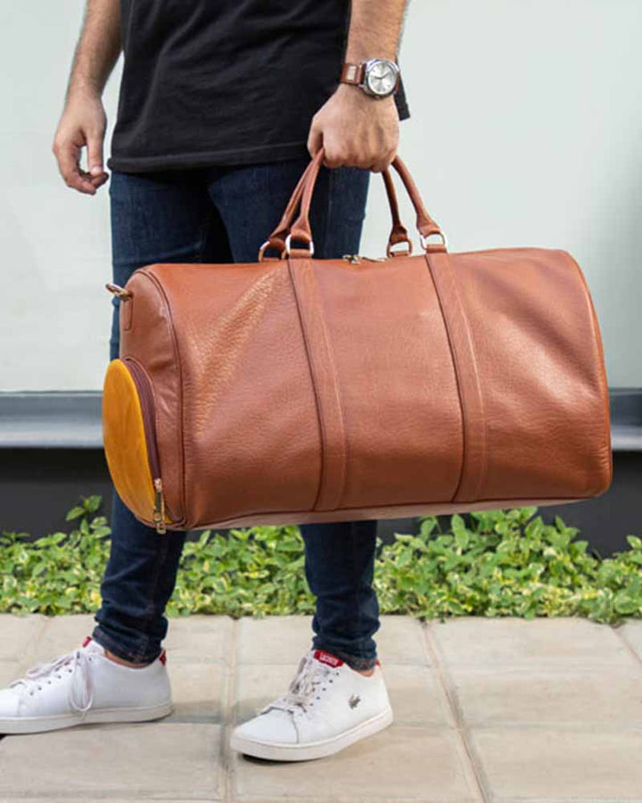 Leather Duffle Bag with Maximum Internal Capacity in US