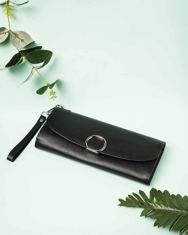 Elegant and practical clutch for women in USA market