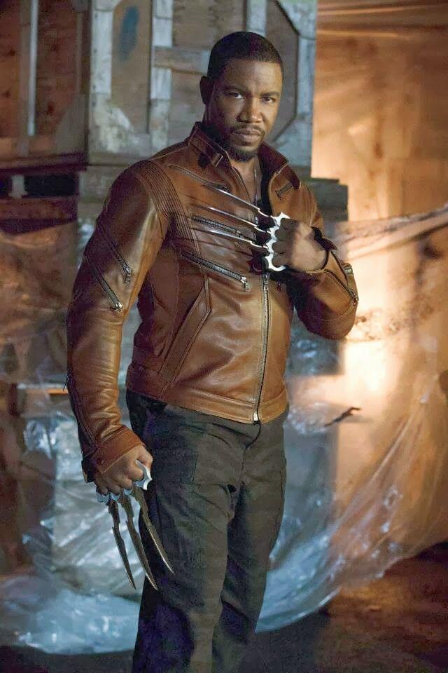 Stylish leather jacket in brown, as seen on Michael Jai White in American style