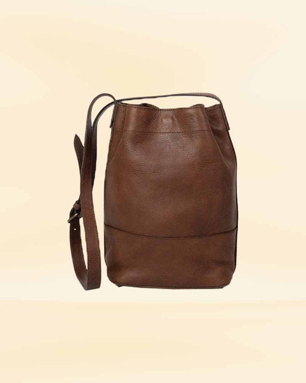 The high-quality leather finish of our bucket bag, designed for the American market