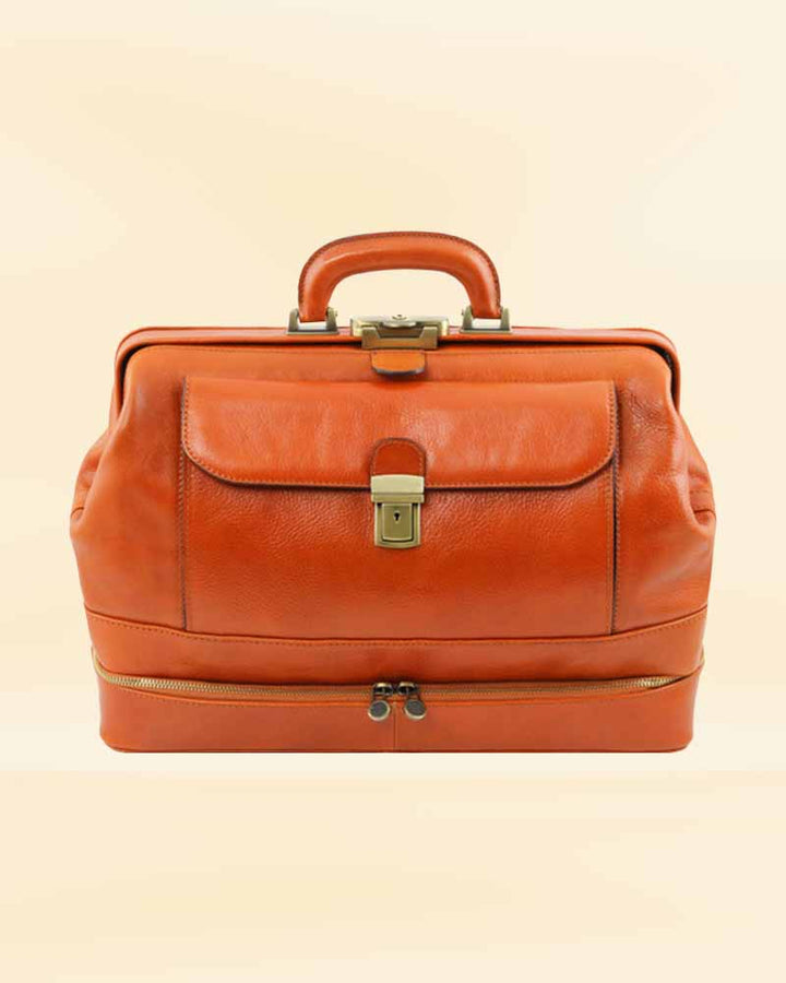 Durable and spacious Giotto leather doctor bag for all your essentials USA style