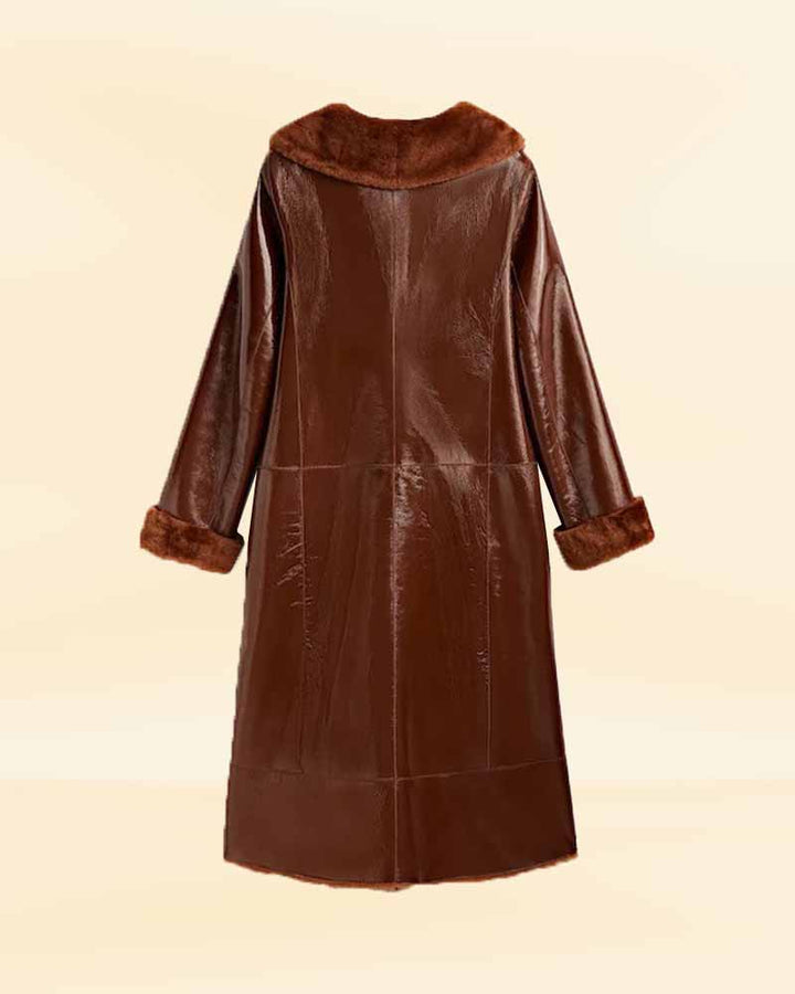 Luxurious leather coat - perfect for the cold winter months