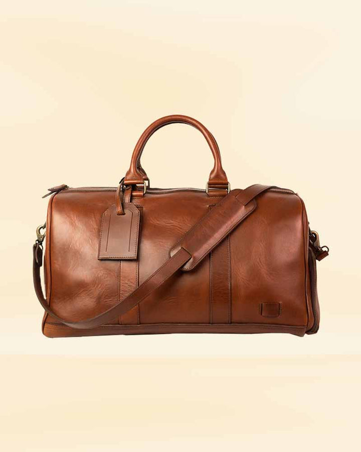 Leather duffle bag with multiple pockets for organization