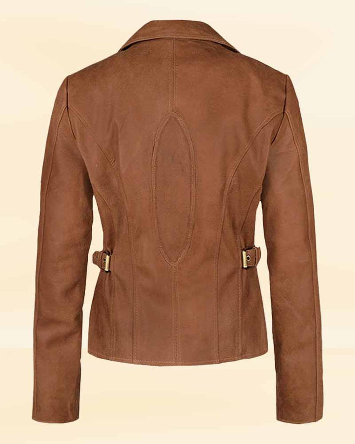 Experience the luxury of genuine leather with this Jennifer Lopez jacket from Gigli in German market