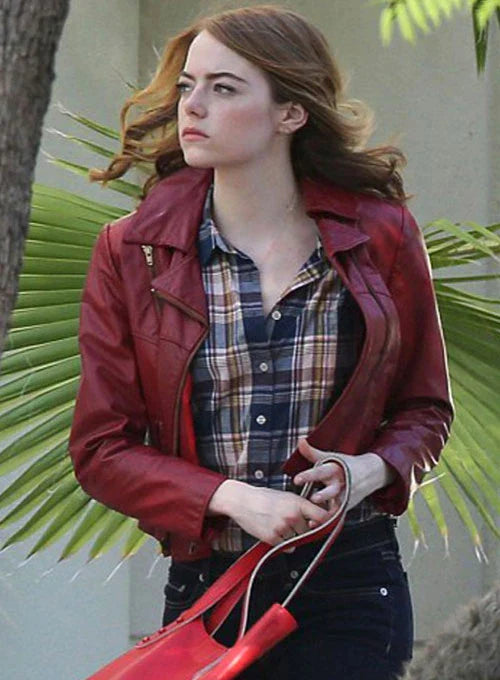 Emma Stone shines in a classic and stylish leather jacket in La La Land in USA market