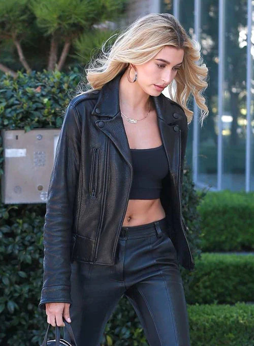 Hailey Baldwin Bieber looking stylish in a black leather jacket in American style