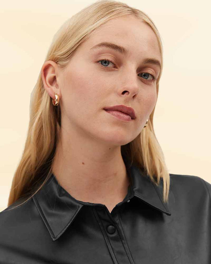 Casual shirt with a bold and modern look USA style